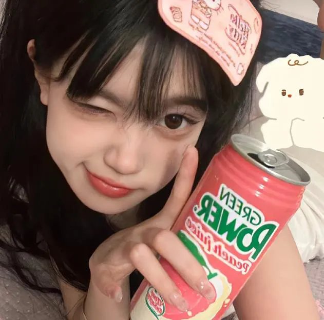 报告周先生夫人带娃回来了